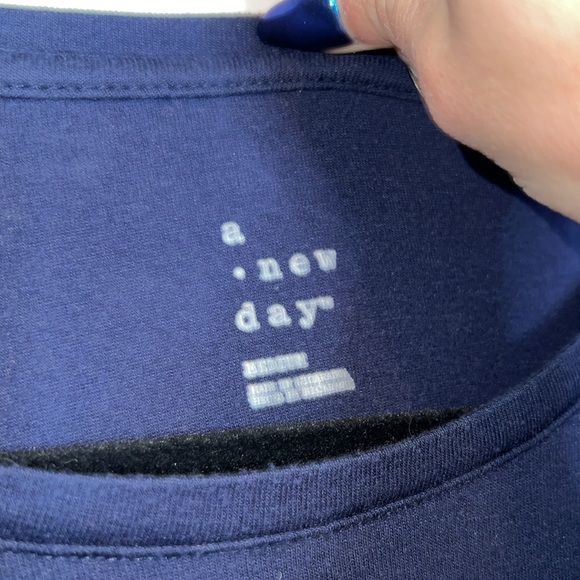Short Sleeve Navy Crew Neck Tee - Picture 3 of 3